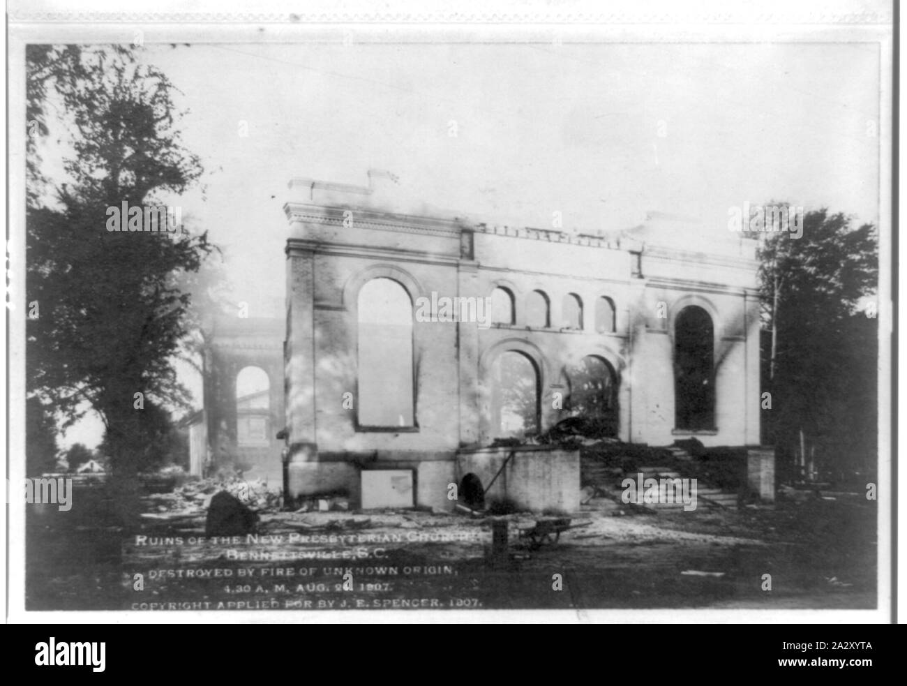Ruinen des Neuen presbyterianische Kirche, Bennettsville, S.C., durch Feuer unbekannter Herkunft, 4:30 Uhr bis 23:00 Uhr, 12.08.24, 1907 Stockfoto