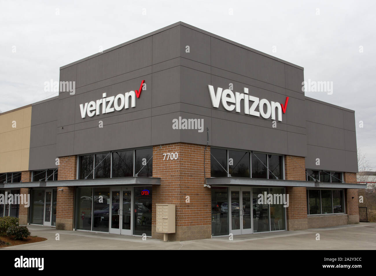 Tigard, Oregon - Feb 8, 2019: ein Full-service-Store für Verizon Wireless Produkte und Dienstleistungen. Stockfoto