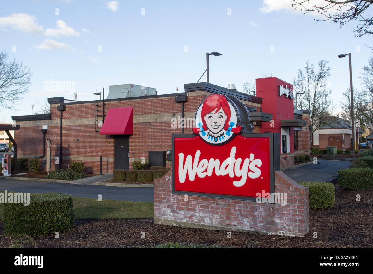 Wilsonville, Oregon - Mar 9, 2019: Die Wendy Anmelden bei einem Wendy Restaurant. Stockfoto
