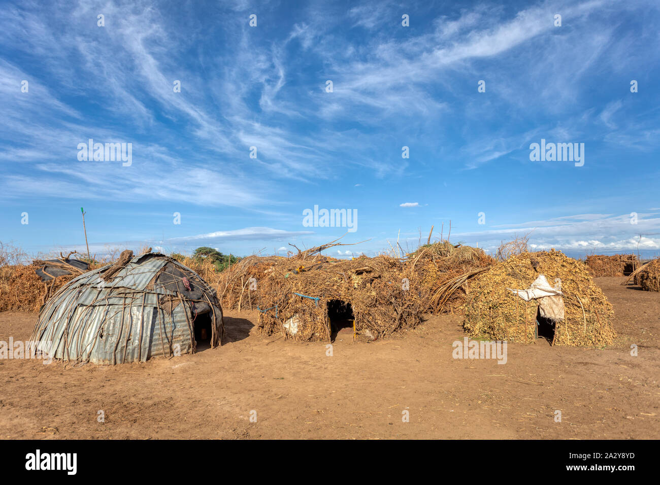 Armen Hütten im traditionellen afrikanischen Dassanech Village, Omo Fluss, Äthiopien Ureinwohner Häuser Stockfoto