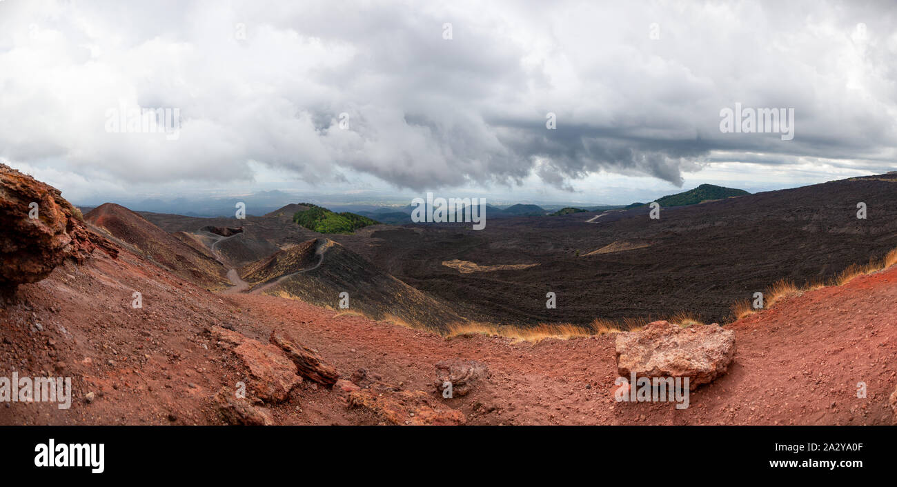 Den Ätna oder Ätna, ist ein aktiver stratovulkan an der Ostküste von Sizilien, Italien, in die Metropole Catania, zwischen den Städten von Messina Stockfoto