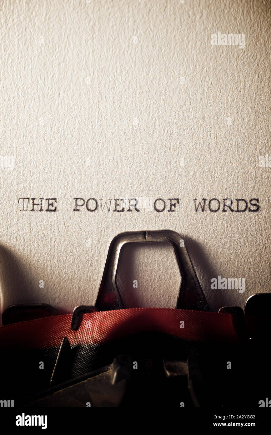 Der Satz, der Macht der Worte, mit Schreibmaschine geschrieben. Stockfoto
