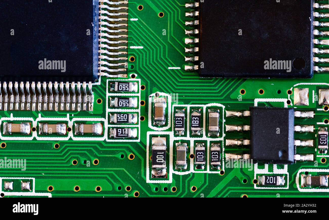 Elektronische Leiterplatte Nahaufnahme mit Prozessor. Kleine Tiefenschärfe. Stockfoto