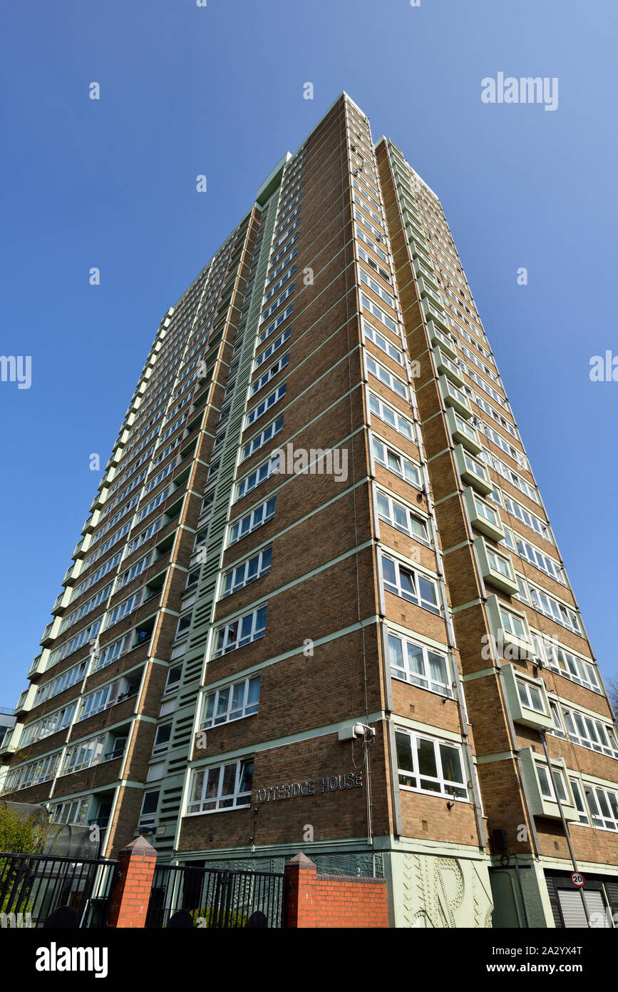 Totteridge Haus, Rat für den sozialen Wohnungsbau, Immobilien, Yelverton Badric Court Road, Wandsworth, London, Vereinigtes Königreich Stockfoto