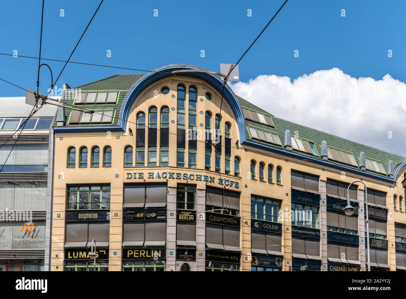 Berlin, Deutschland - 27. Juli 2019: Hackeschen Höfe komplex. Traditionelle Berliner Höfe im Jugendstil oder Art Nouveau Stil von August Ende ausgelegt Stockfoto