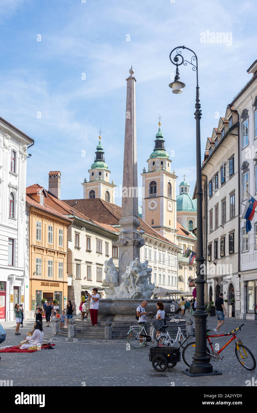 Robba Brunnen und Kathedrale, der Stadtplatz, Mestni trg, Altstadt, Ljubljana, Slowenien Stockfoto