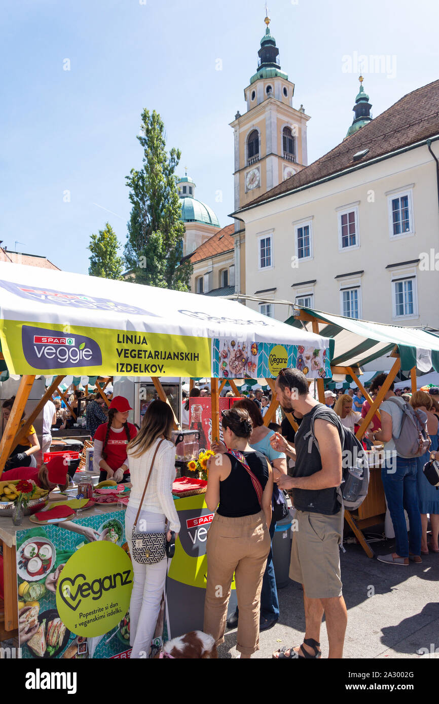 Vegetarische Abschaltdruck am Vegafest (veganes Essen Festival), Pogacarjev Trg, Altstadt, Ljubljana, Sloven Stockfoto