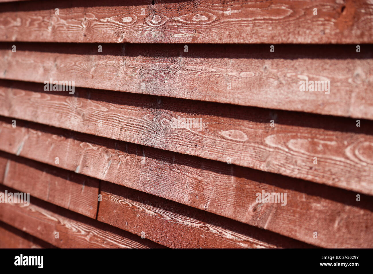 Red Wood siding auf einer alten Scheune Gebäude Stockfoto