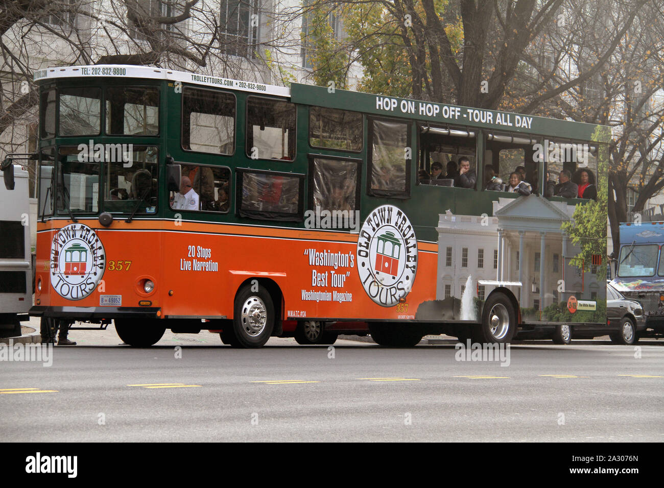 Old Town Trolley Tours Bus auf den Straßen von Washington D.C., USA Stockfoto