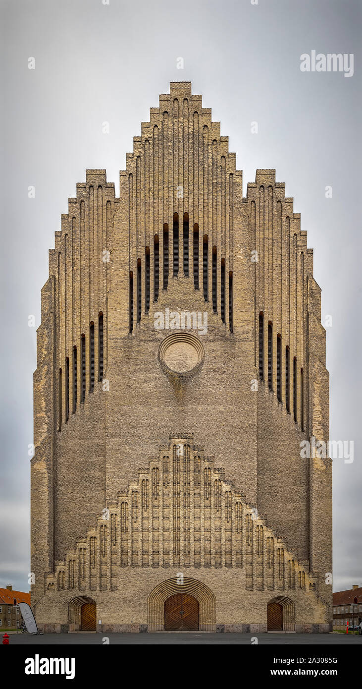 Grundtvigs Kirche befindet sich im Stadtteil Bispebjerg Kopenhagen, Dänemark. Es ist ein seltenes Beispiel der expressionistischen Kirche Architektur. Stockfoto