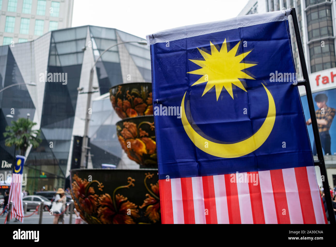 Malaysian Flag am Pavilion Mall Stockfoto