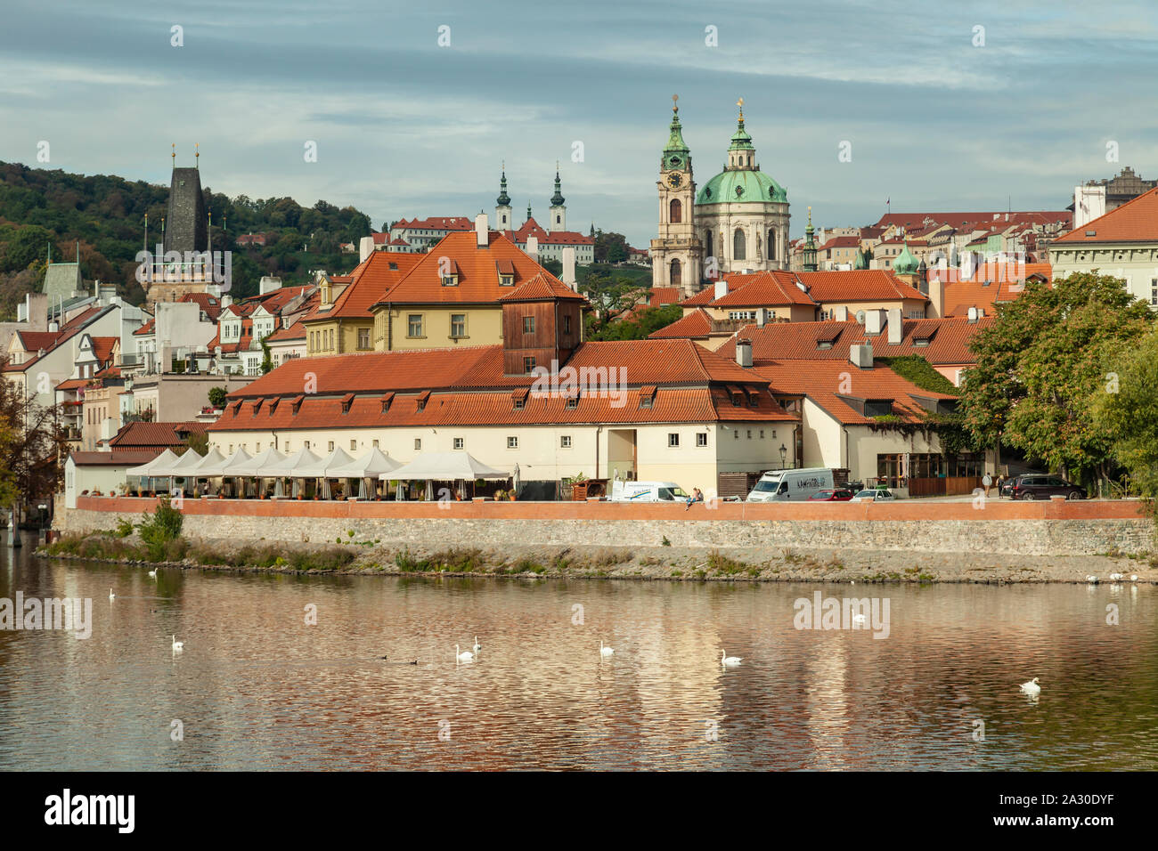 Herbst morgen in Mala Strana in Prag, Tschechische Republik. Stockfoto