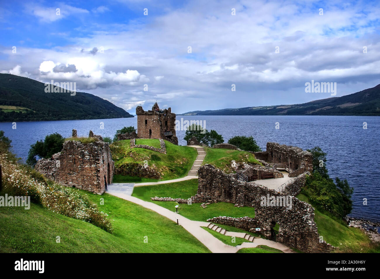 Urquhart Castle Loch Ness in den Highlands von Schottland. Inverness, Inverness-shire. Stockfoto