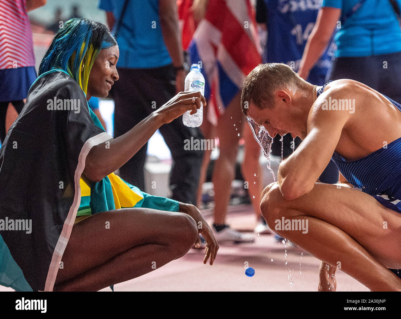 Doha, Katar. 4. Okt 2019. Shaunae Miller-Uibo von Bahamas und Ehemann Maicel Uibo Estlands während der IAAF Leichtathletik WM bei Khalifa International Stadium in Doha. Credit: SOPA Images Limited/Alamy leben Nachrichten Stockfoto