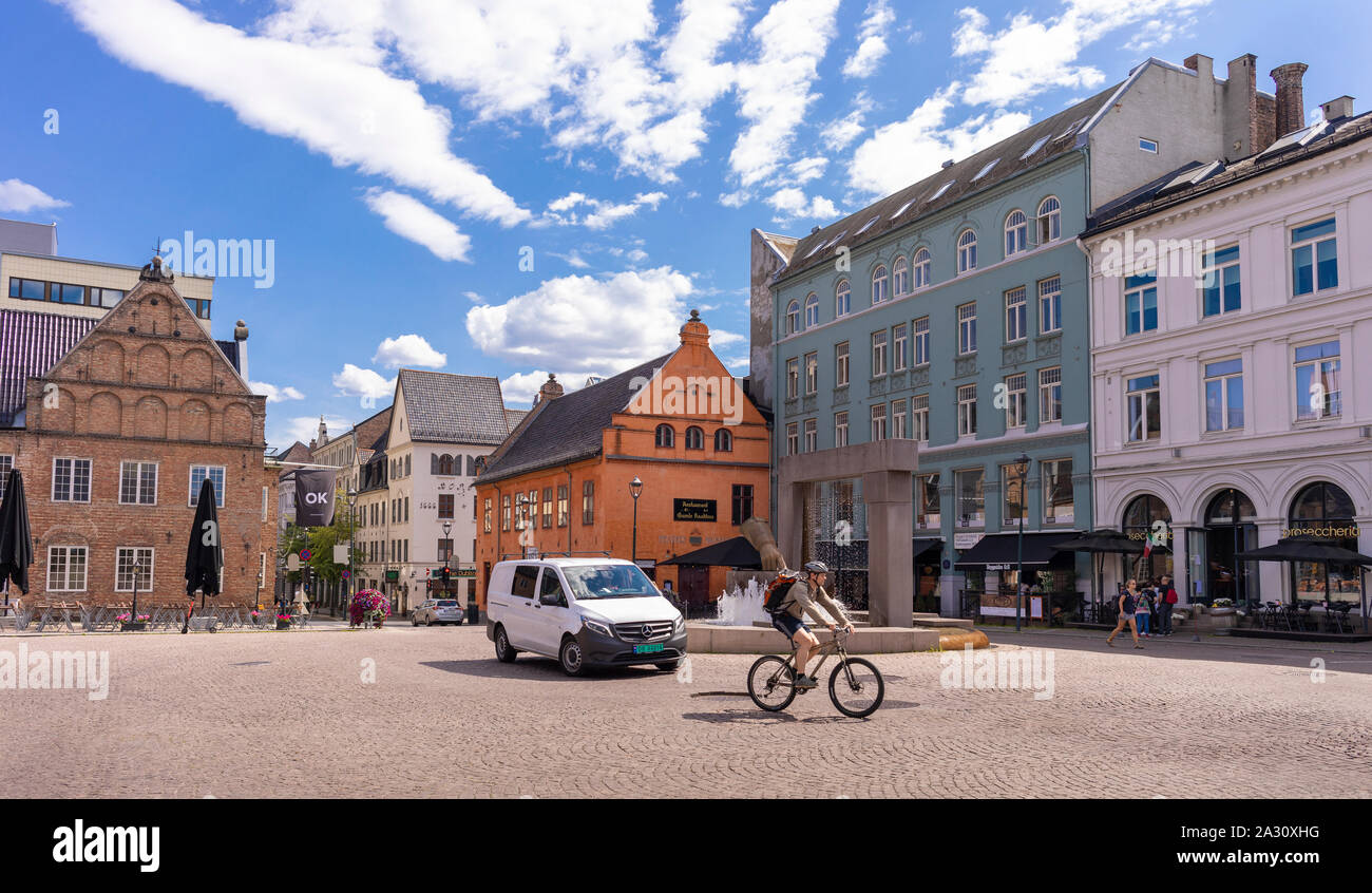 KVADRATUREN in Oslo, Norwegen - Radhusgata historischen Platz. In der Mitte ist das alte Rathaus, Gamle Raadhus. Stockfoto
