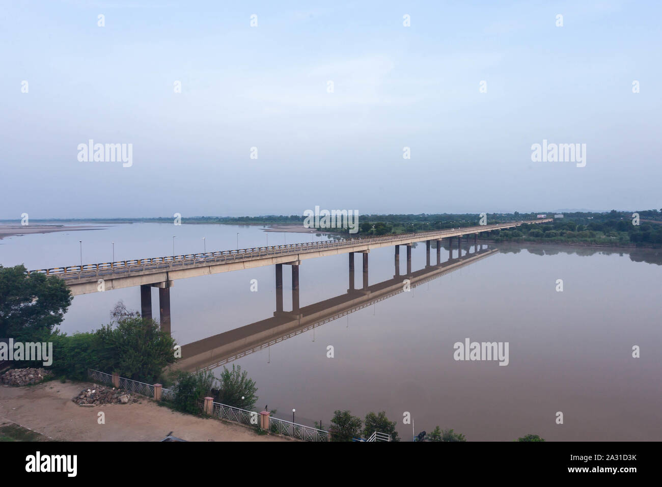 Die jhelum River (Urdu: جہلم‎) ein Fluss im östlichen Pakistan. Stockfoto