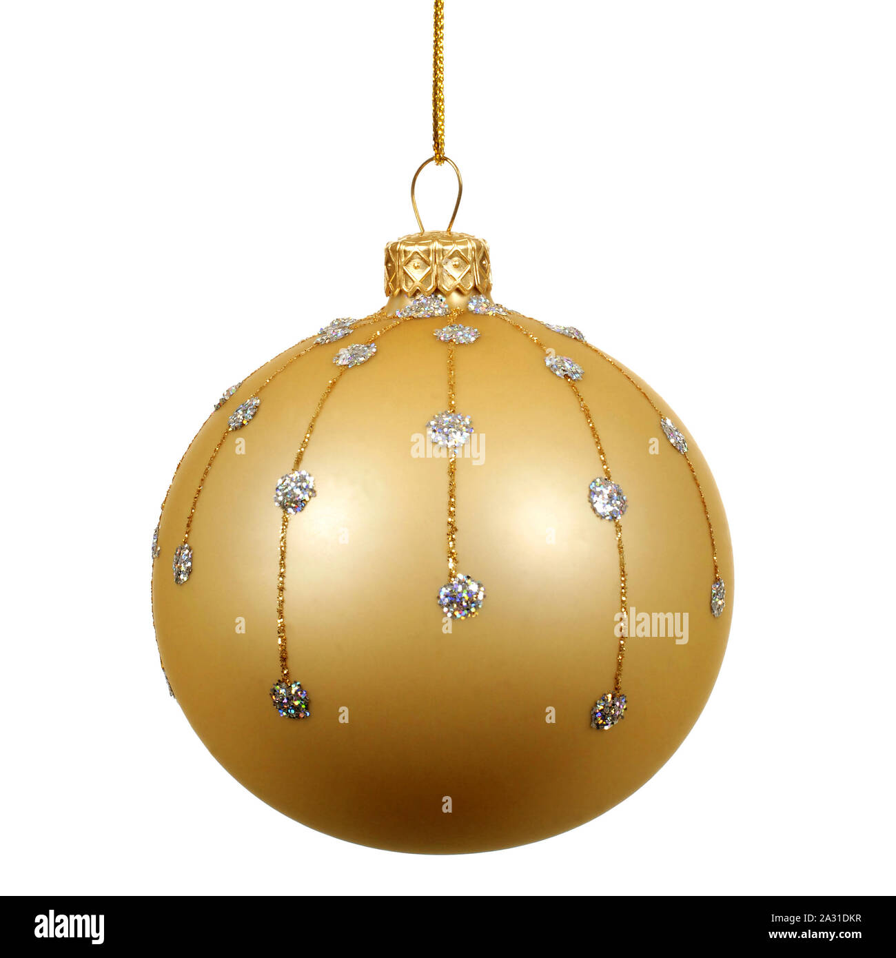 Gold christmas Ball oder Christbaumkugel mit Glas Dekoration gegen einen weißen Hintergrund isoliert Stockfoto