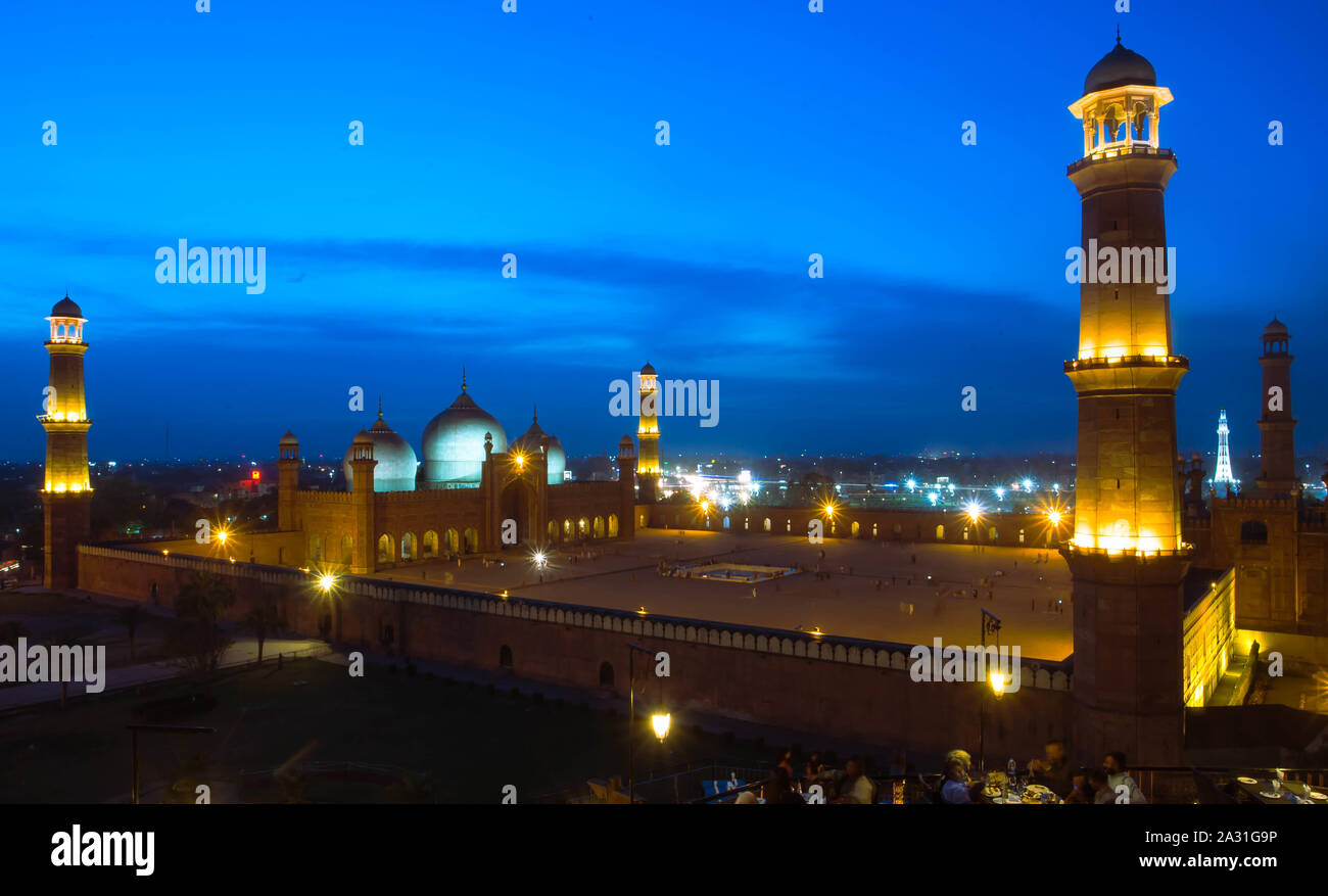 Die Badshahi-Moschee ist eine Mughal-Ära in Lahore, der Hauptstadt der pakistanischen Provinz Punjab, Pakistan. Stockfoto