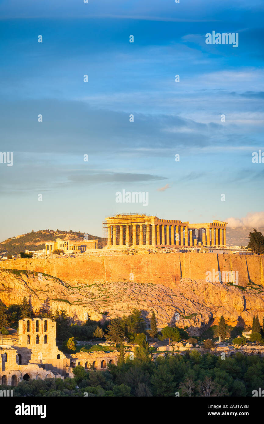 Der Parthenon Tempel auf der Akropolis von Athen, Griechenland, bei Sonnenuntergang Stockfoto