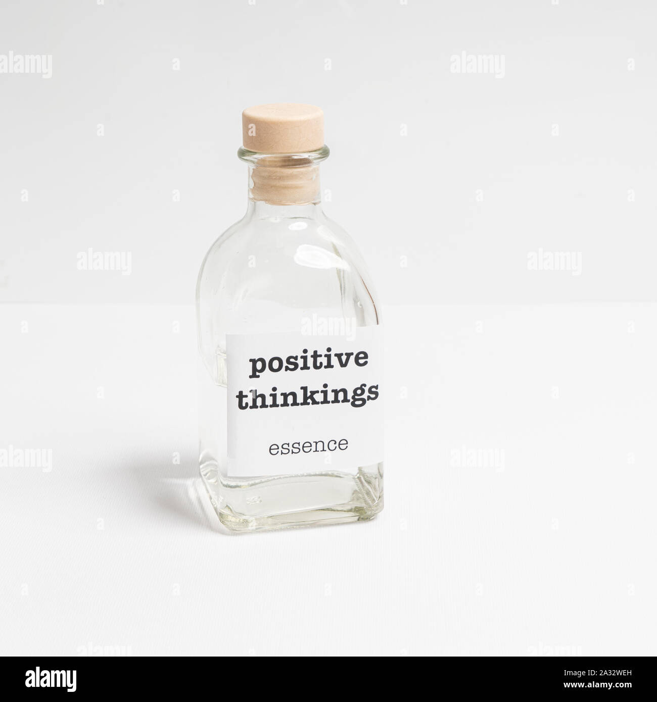 Eine Flasche aus Glas, die Positive thinkings Essenz Stockfoto