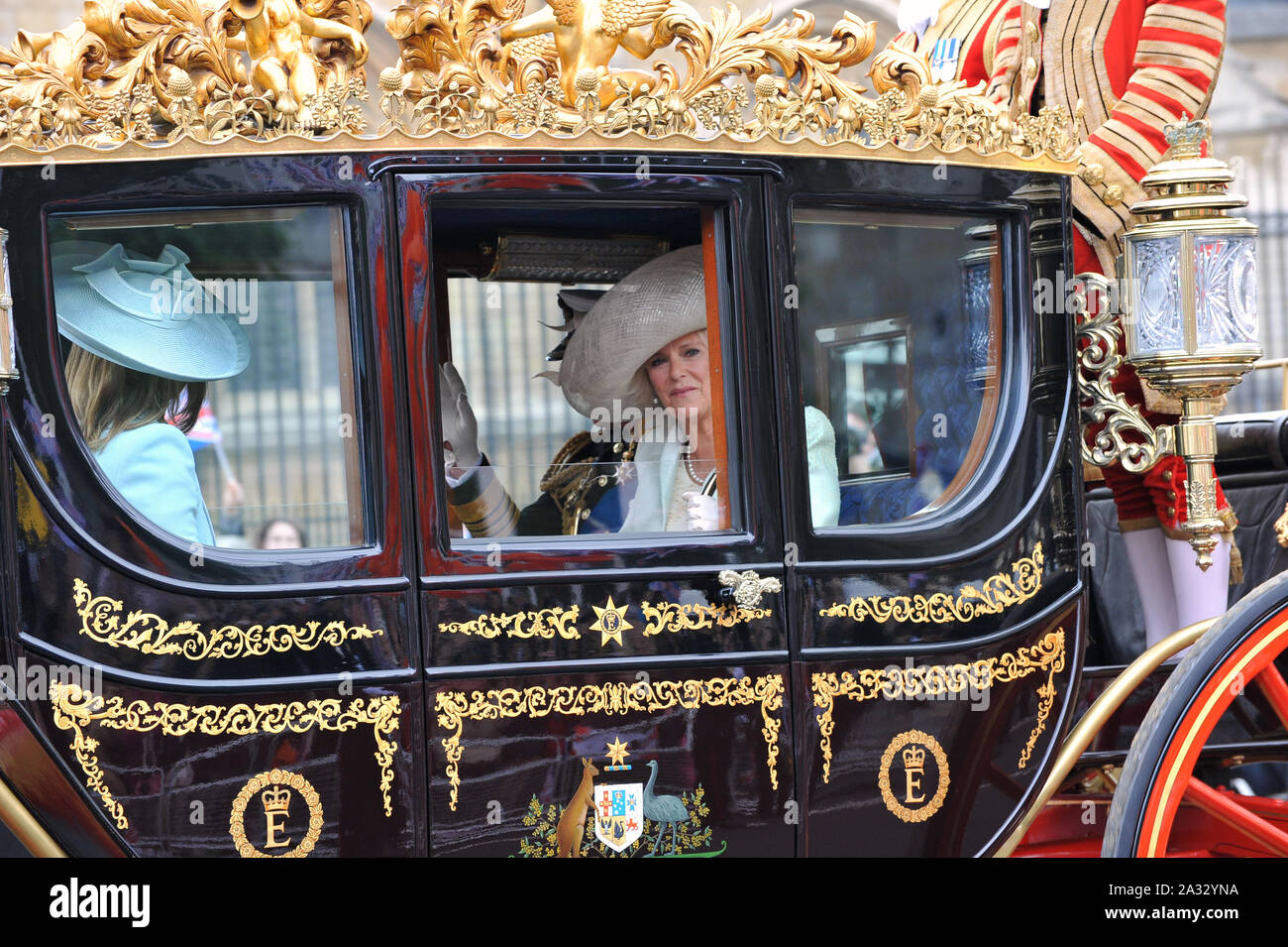 LONDON, GROSSBRITANNIEN. April 29, 2011: Camilla, Herzogin von Cornwall, Westminster Abbey nach der königlichen Hochzeit von Prinz William und Kate Middleton. © 2011 Paul Smith/Featureflash Stockfoto