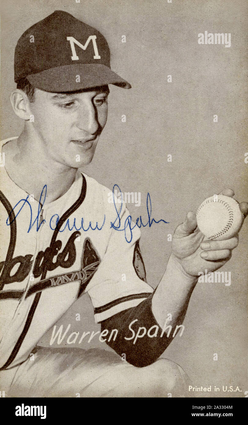 1950s Era schwarz und weiß Baseball card von Halle des Ruhmes Krug Warren Spahn mit den Milwaukee Braves. Stockfoto