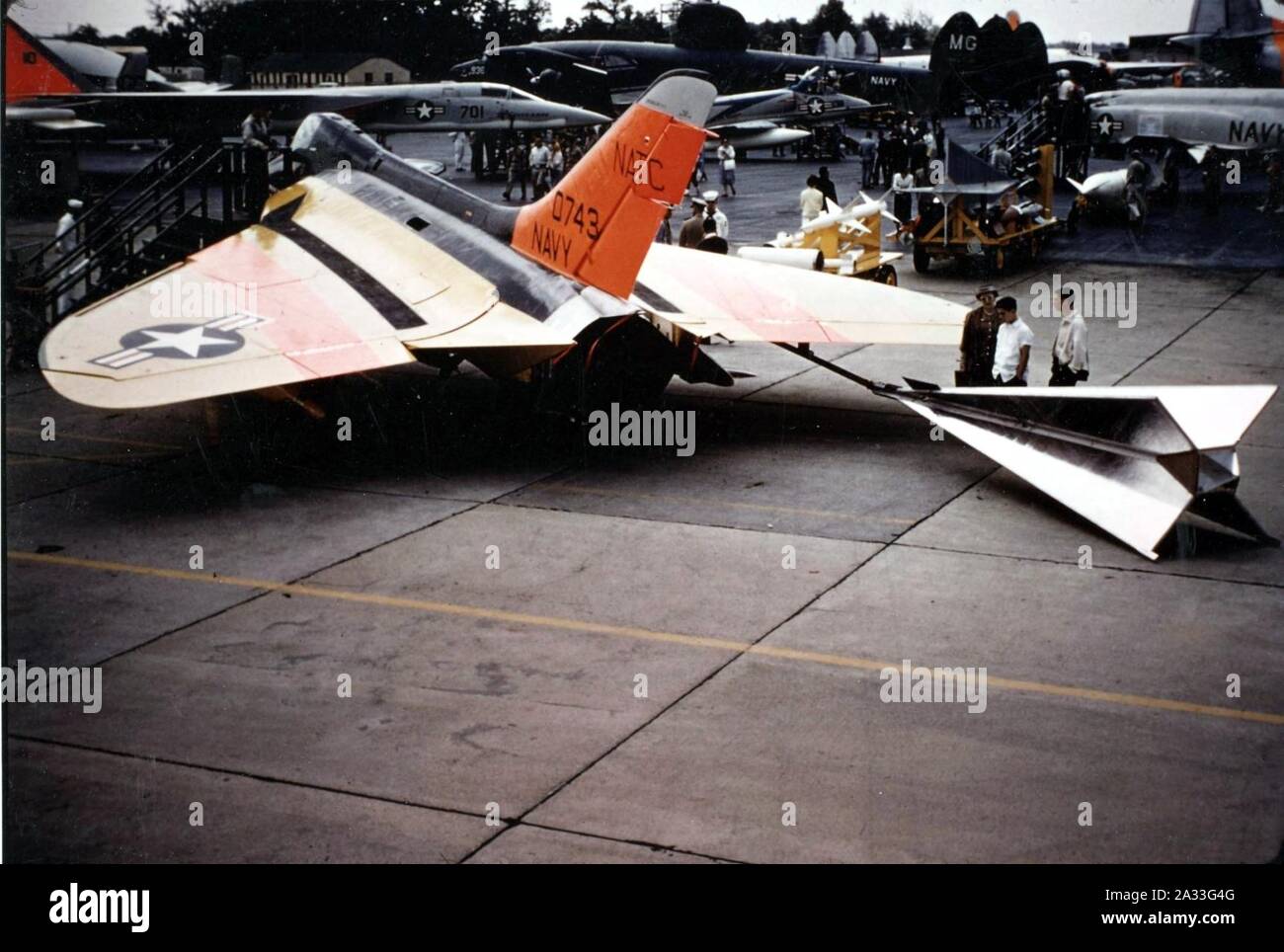 F4D-1 mit gezogenen Ziel in Andrews AFB 1960. Stockfoto