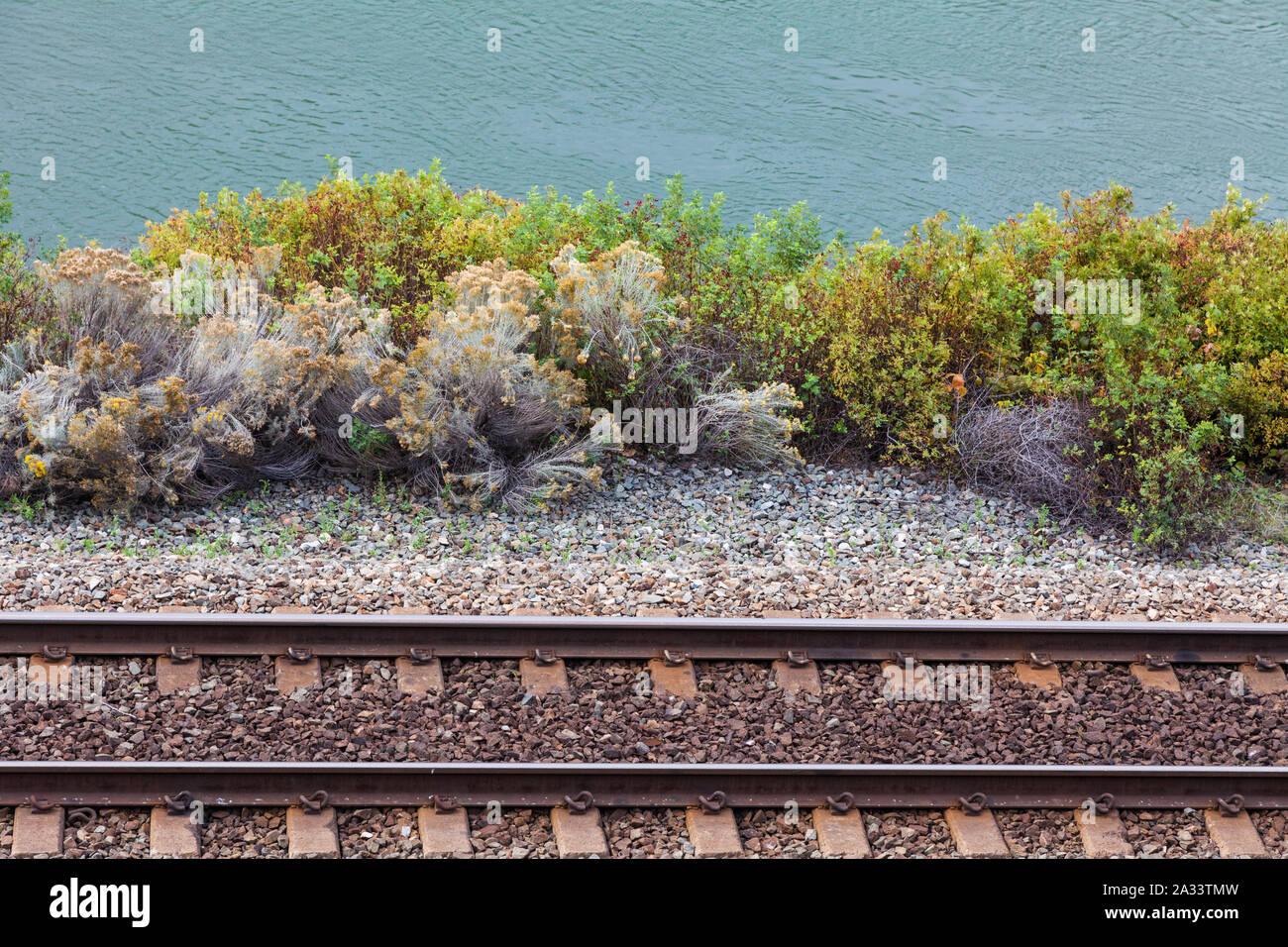 Abstraktes Bild einer Eisenbahn Spur des KN-Eisenbahn vom Rocky Mountaineer Zug in British Columbia gesehen Stockfoto