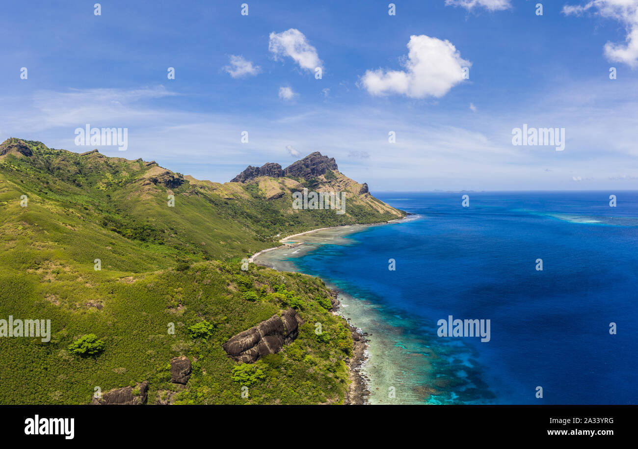 Wilde Küste der tropischen Waya Island in der Yasawa Gruppe in Fidschi Inseln im Südpazifik. Stockfoto