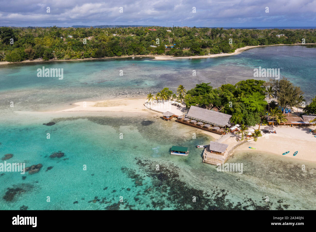 Luftaufnahme des idyllischen Erakor Island in der Bucht von Port Vila, Vanuatu Hauptstadt im Pazifischen Ozean Stockfoto