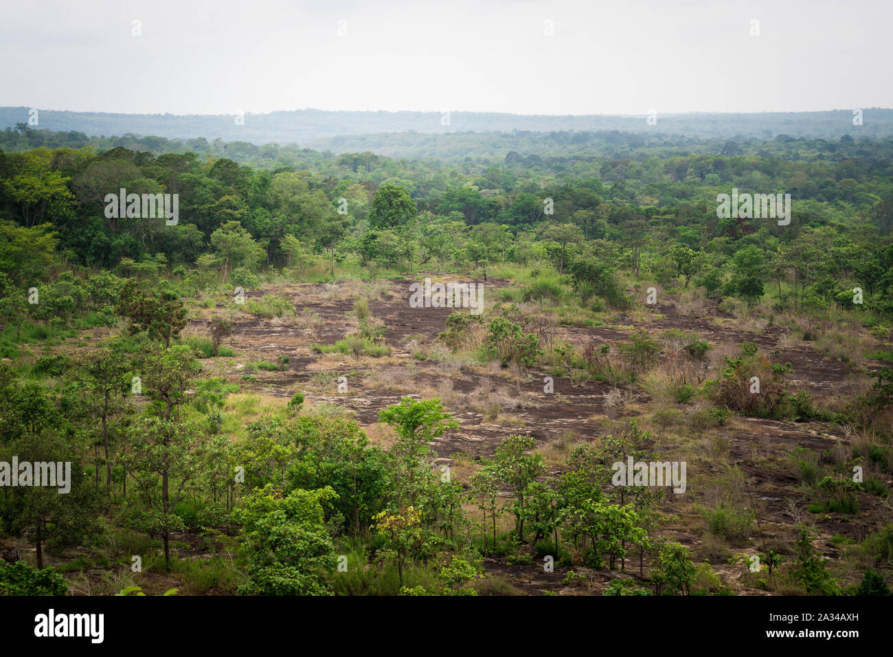 Die Landschaft Kambodschas Grenze Blick von Chong Plodtang, Kap Choeng Bezirk, Provinz Surin, Thailand Stockfoto