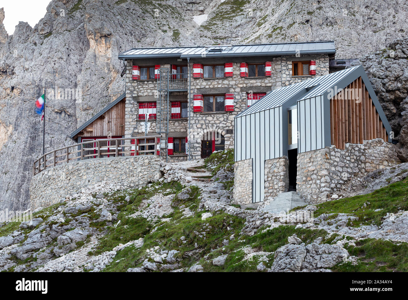 Die Pradidali Hütte und alpines Biwak. Die Pale di San Martino Berggruppe. Die Trentiner Dolomiten. Tonadico. Italienische Alpen. Europa. Stockfoto