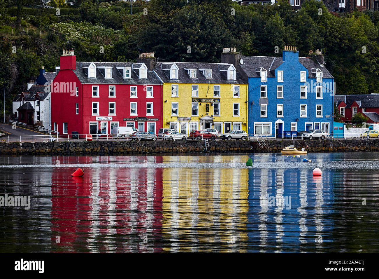 Bunte Harbour Front im Tobermory auf der Isle of Mull Stockfoto
