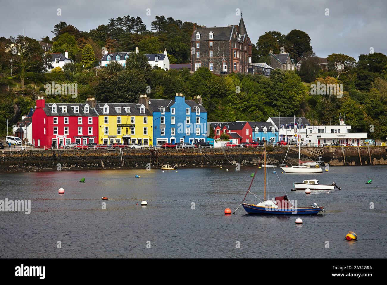 Bunte Harbour Front im Tobermory auf der Isle of Mull Stockfoto