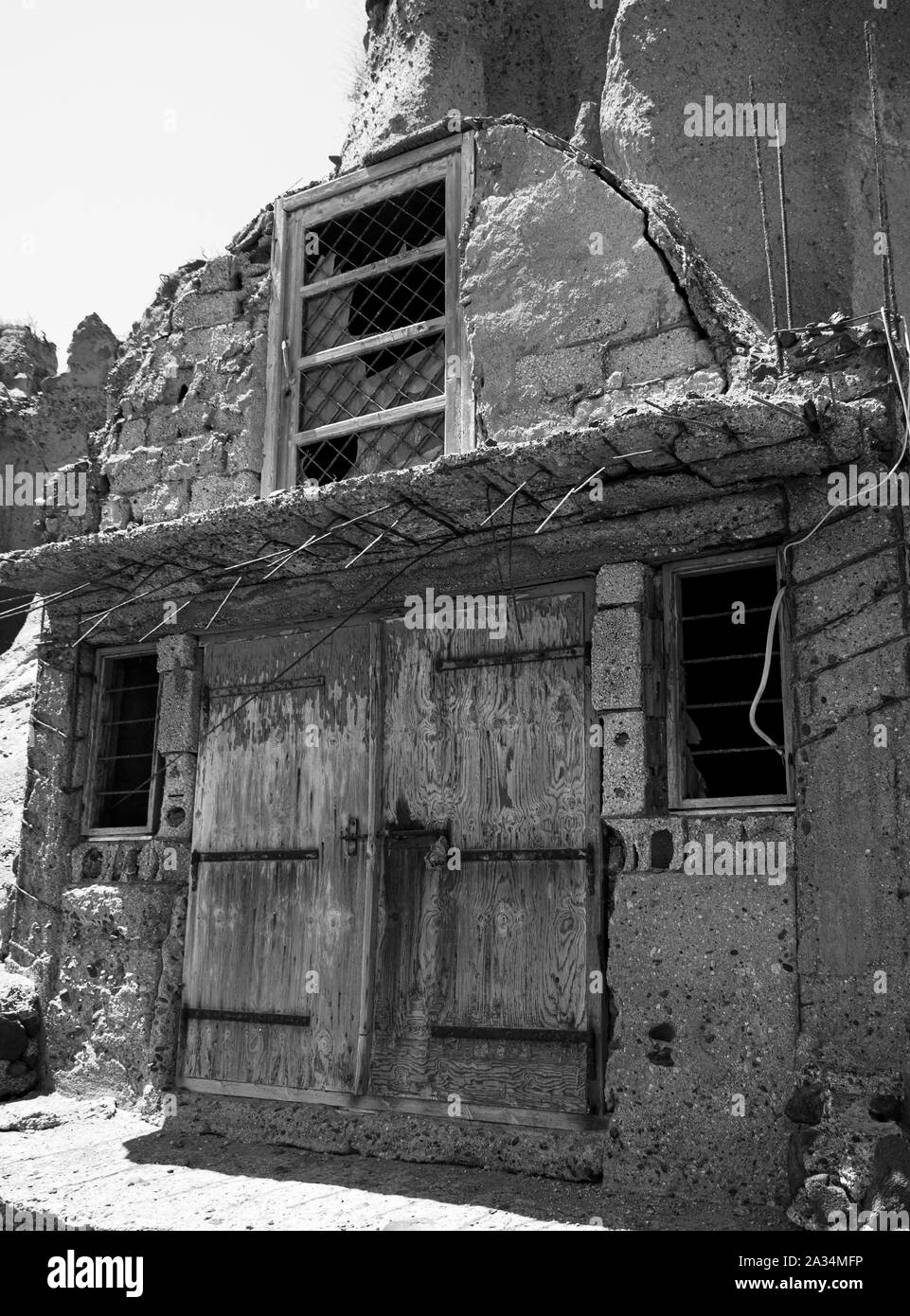 Die Ruinen von einem Haus an der Küste von Santorini in der Stadt Akrotiri Stockfoto