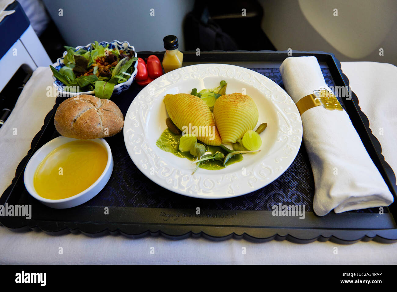 Niederlande Kolumbien essen in der Business Class KLM Flug foto Jaco Klamer/Alamy Stockfoto