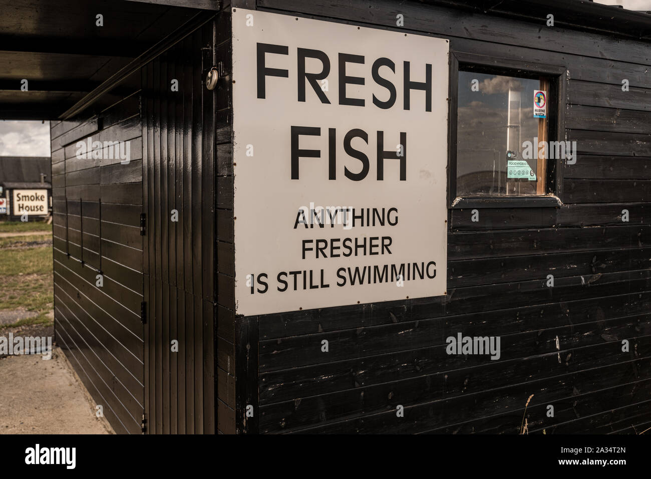 Frischer Fisch Shop am Strand von Aldeburgh Suffolk Stockfoto