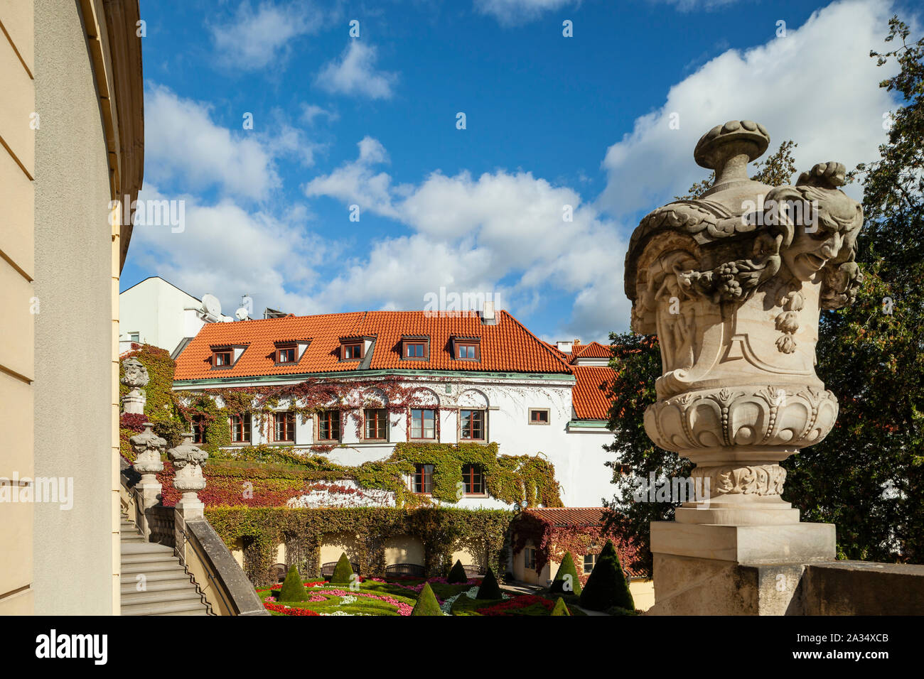 Herbst Mittag auf Vrtba Garten in Prag, Tschechische Republik. Stockfoto