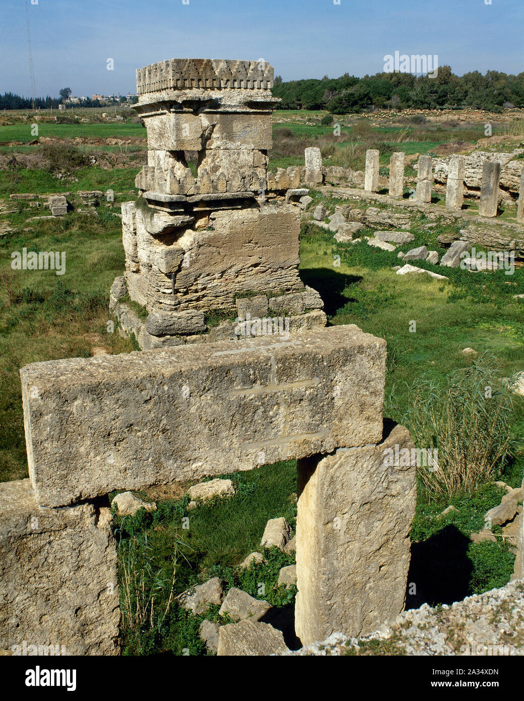 Syrien. Amrit oder Marathos. Alte phönizische Stadt im 3. Jahrtausend v. Chr. gegründet wurde. Tempel (Ma'Abed), Cella in der Mitte des Hofes. Foto vor dem syrischen Bürgerkrieg. Stockfoto