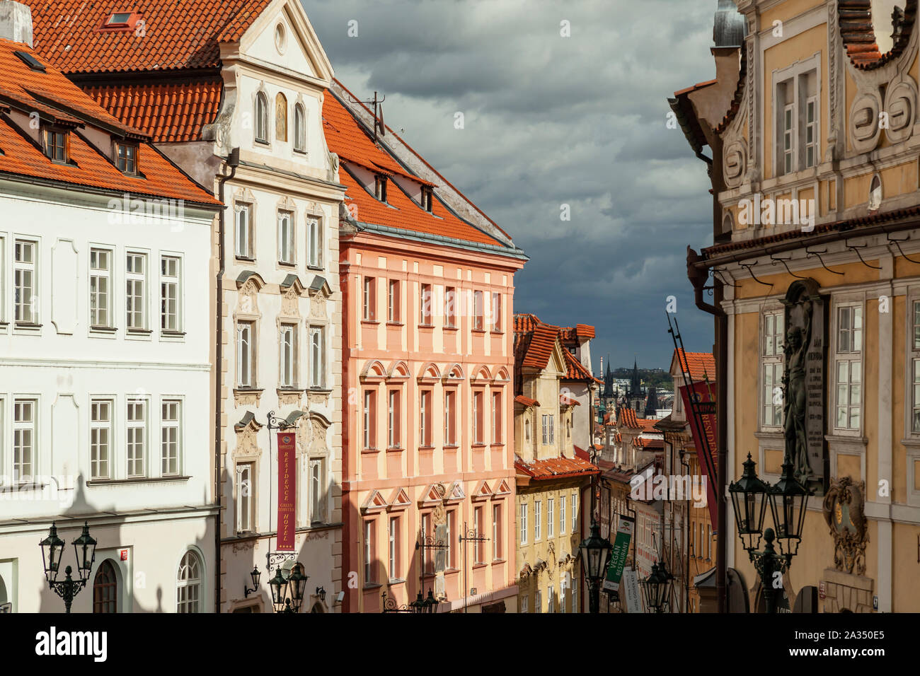 Herbstnachmittag in Mala Strana, Prag, Tschechische Republik. Stockfoto