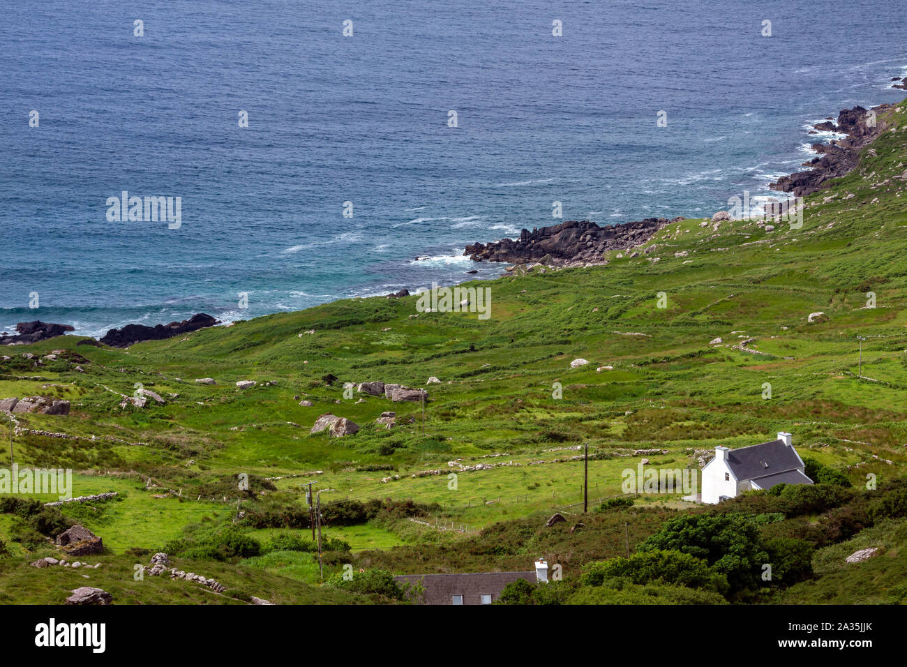 Malerische Küstenlandschaft am Ring of Kerry, ein Teil von den wilden Atlantik Art und Weise an der Westküste der Republik Irland. Stockfoto