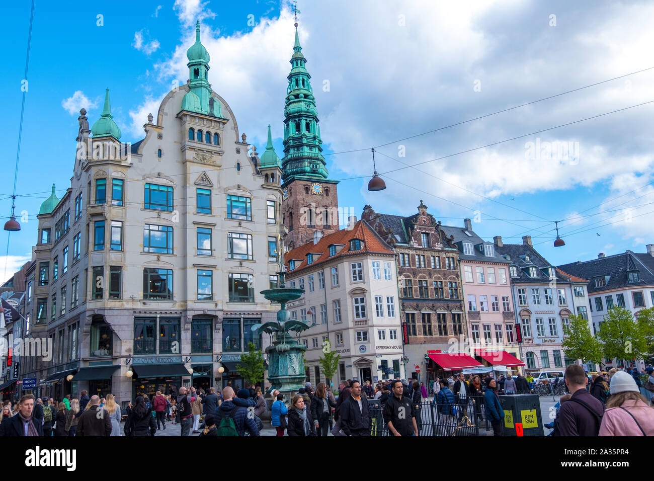 Kopenhagen, Dänemark - Mai 04, 2019: Amagertorv Teil der Stroget berühmten Einkaufsviertel ist das am zentralen Platz in Kopenhagen, Dänemark. Stockfoto