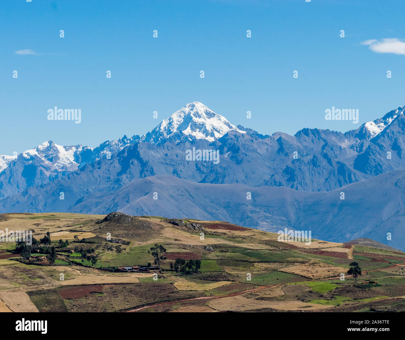 Heilige Tal, Peru - 06/24/2019: Die unausweichliche schneebedeckte Anden in das Heilige Tal der Inkas in Peru. Stockfoto