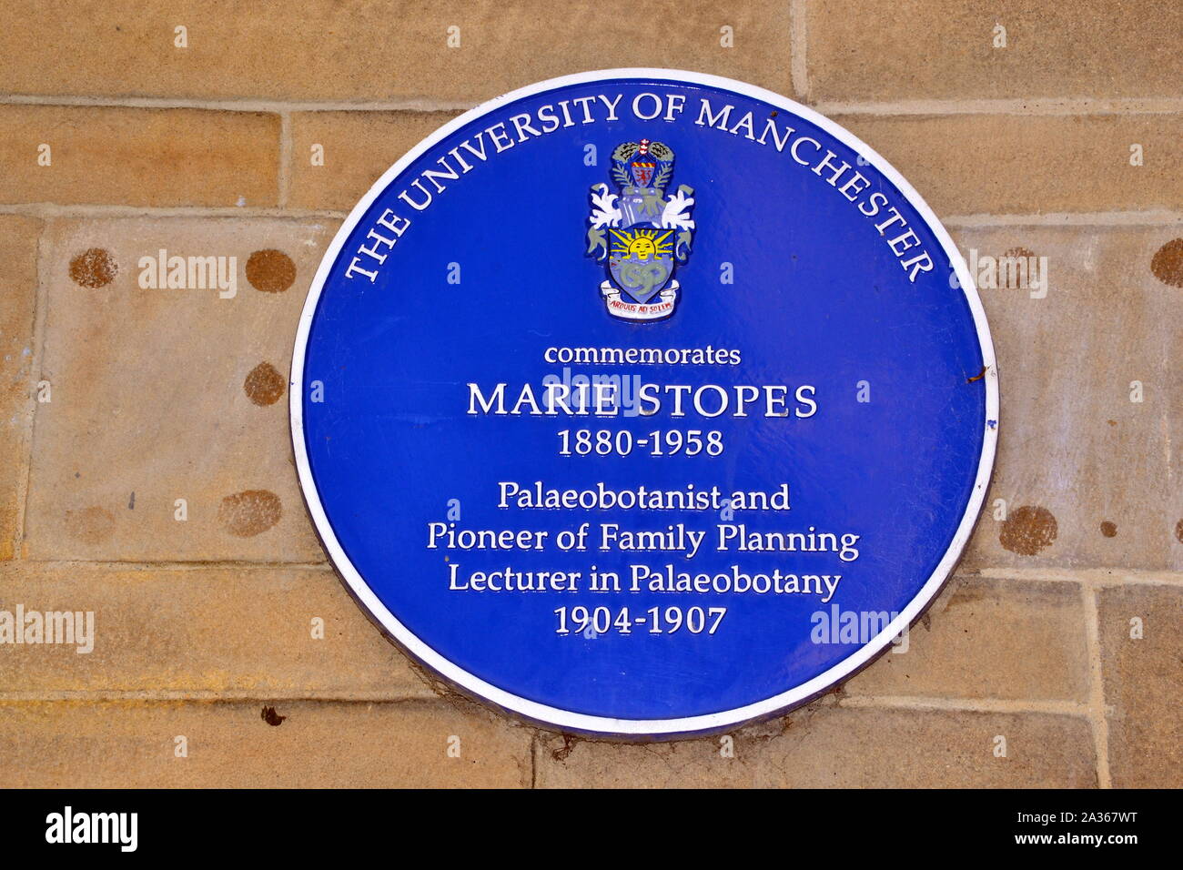 Gedenktafel Marie Stopes, Pionier der Familienplanung, der an der Universität von Manchester, Manchester, UK Stockfoto