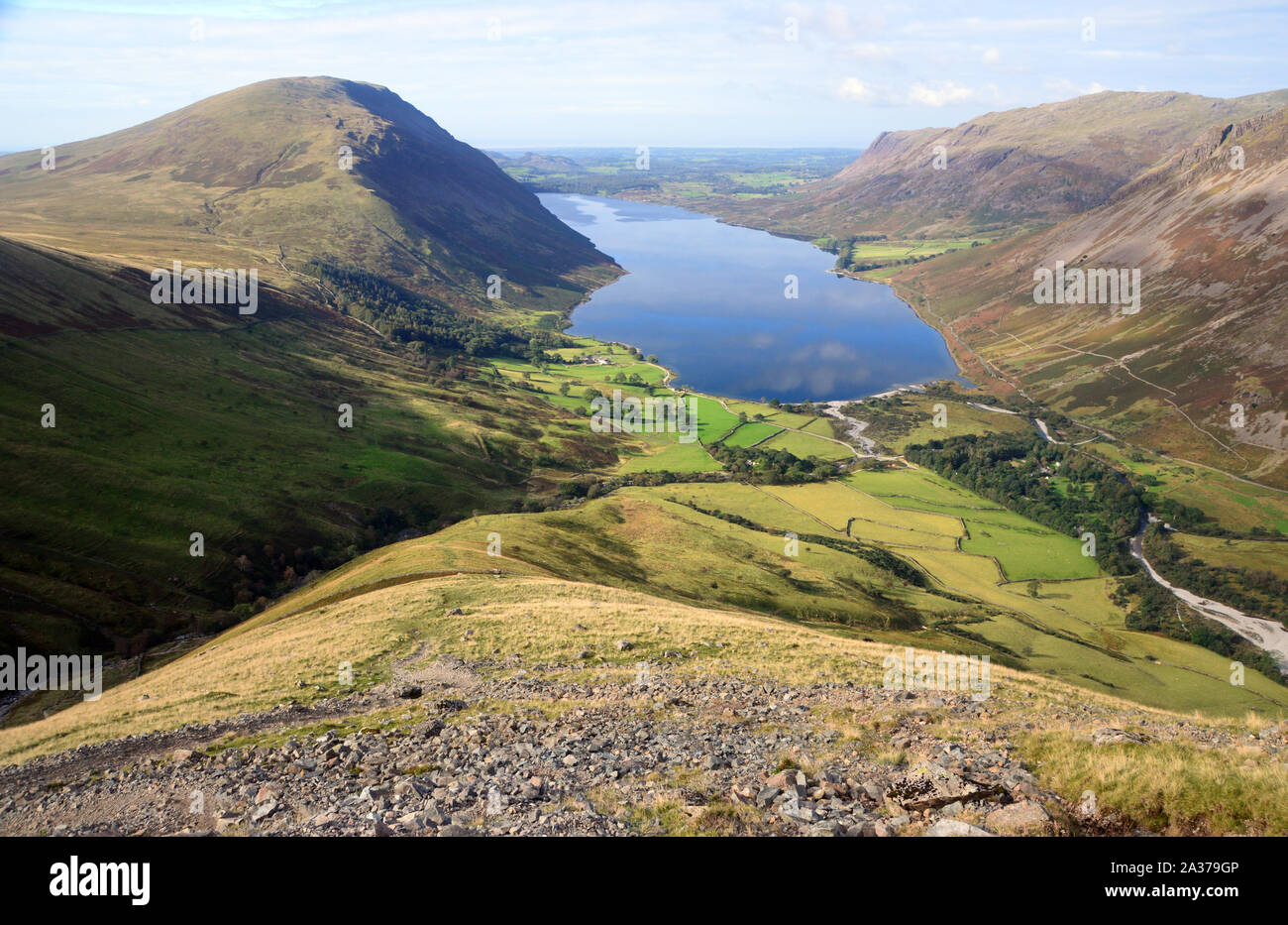 Der Wainwright Illgill Head & Wast Water Lake vom Path bis nach Wainwright Lingmell in Wasdale, Lake District National Park, Cumbria, England, Großbritannien. Stockfoto