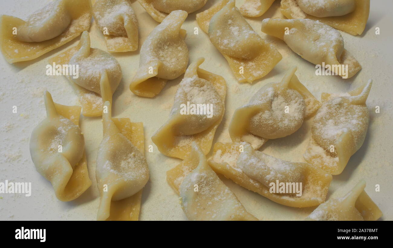 Eine Art Ravioli, casoncelli, hausgemachte traditionelle Speisen der Bergamo, Italien. Köstliche italienische Küche Stockfoto