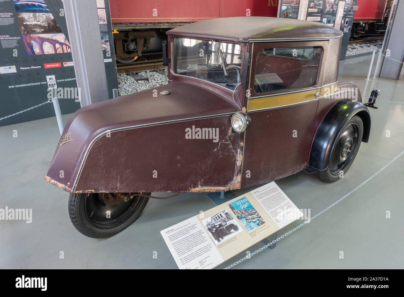 Einen Goliath Pionier dreirädrigen Auto im Deutschen Museum Verkehrszentrum (Deutsch Transport Museum), München, Deutschland. Stockfoto