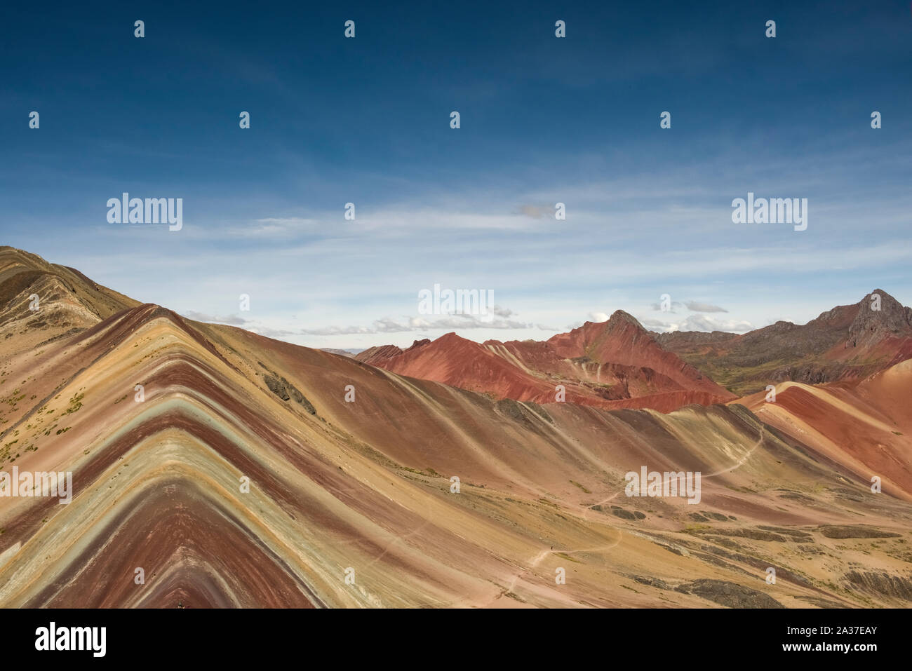 Vinicunca oder Winikunka, auch genannt Montaña de Siete Colores, Montaña de Colores oder Rainbow Berg, ist ein Berg in Peru mit einer Höhe von 5.200 Stockfoto