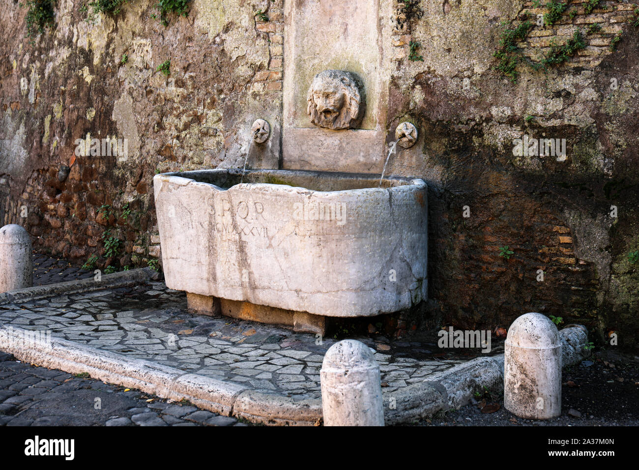 Fontana di Via di Porta di San Pancrazio - kostenlose Trinkbrunnen - in Trastevere, Rom, Italien Stockfoto Fontana di Via di Porta di San Pancrazio - kostenlose Trinkbrunnen - in Trastevere, Rom, Italien Stockfoto