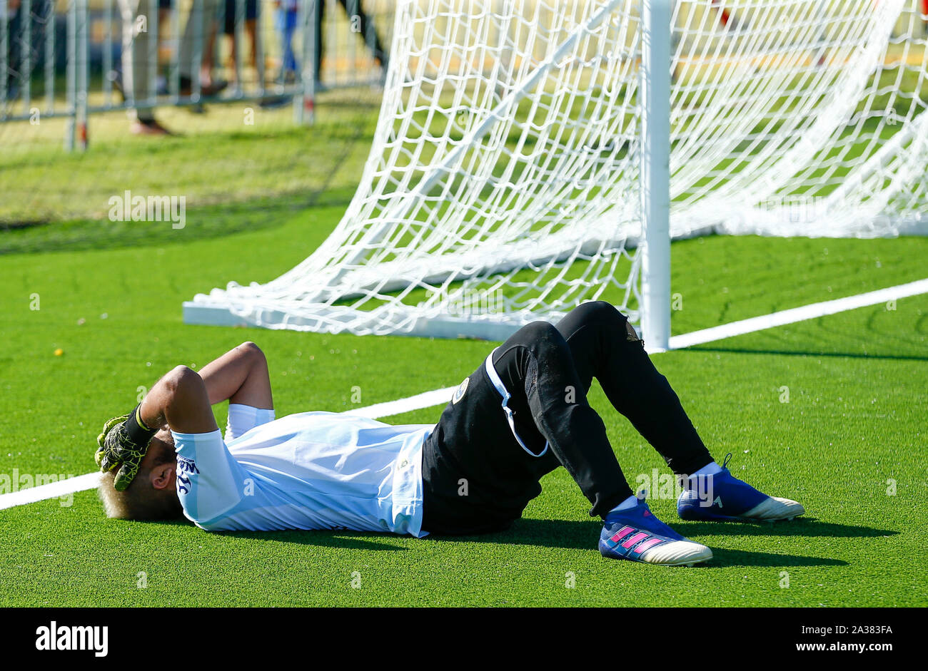 Langley Park, Perth, Australien. 6. Okt 2019. Welt Mini Football Federation World Cup ; Argentinien gegen Südafrika, Hector Emanuel Barrios Ibarra von Argentinien nach Argentinien verloren ihre Partie 3-2-redaktionelle Verwendung Credit: Aktion Plus Sport Bilder/Alamy leben Nachrichten Stockfoto